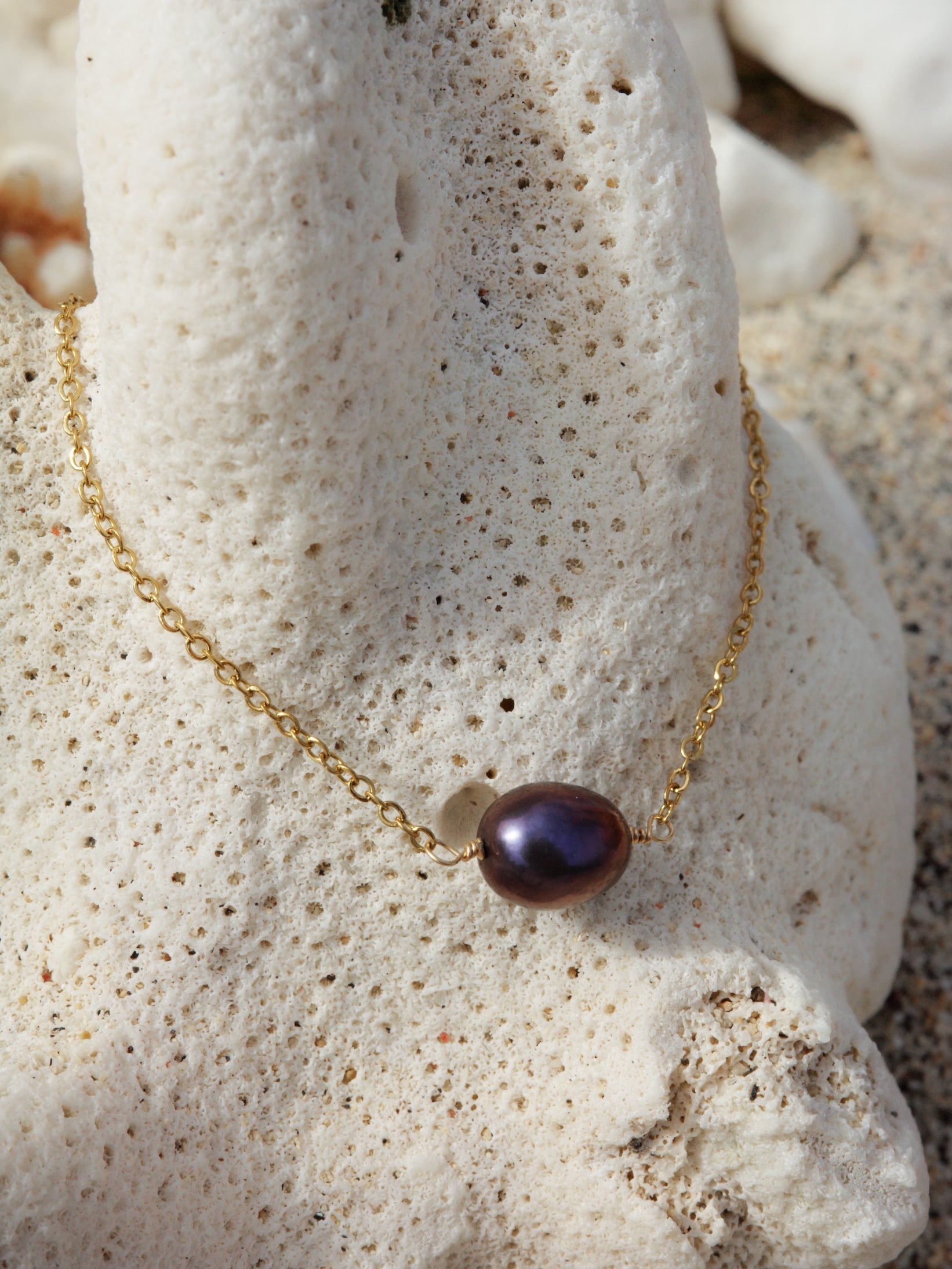 Bracelet Hitam - House of Marlow