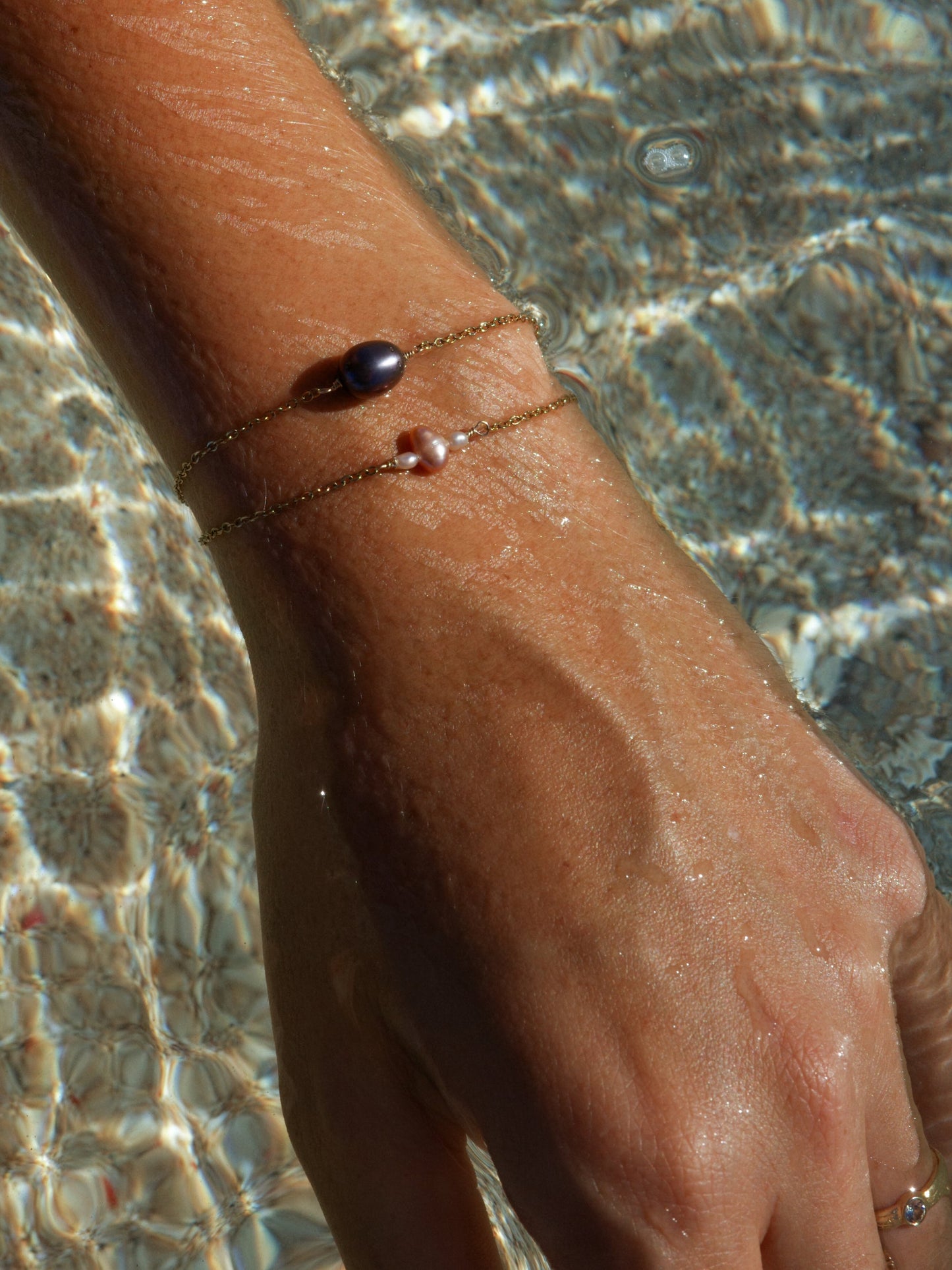 Bracelet Hitam - House of Marlow