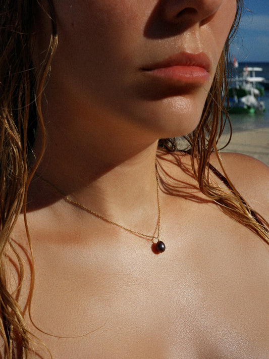 Collier Hitam - House of Marlow