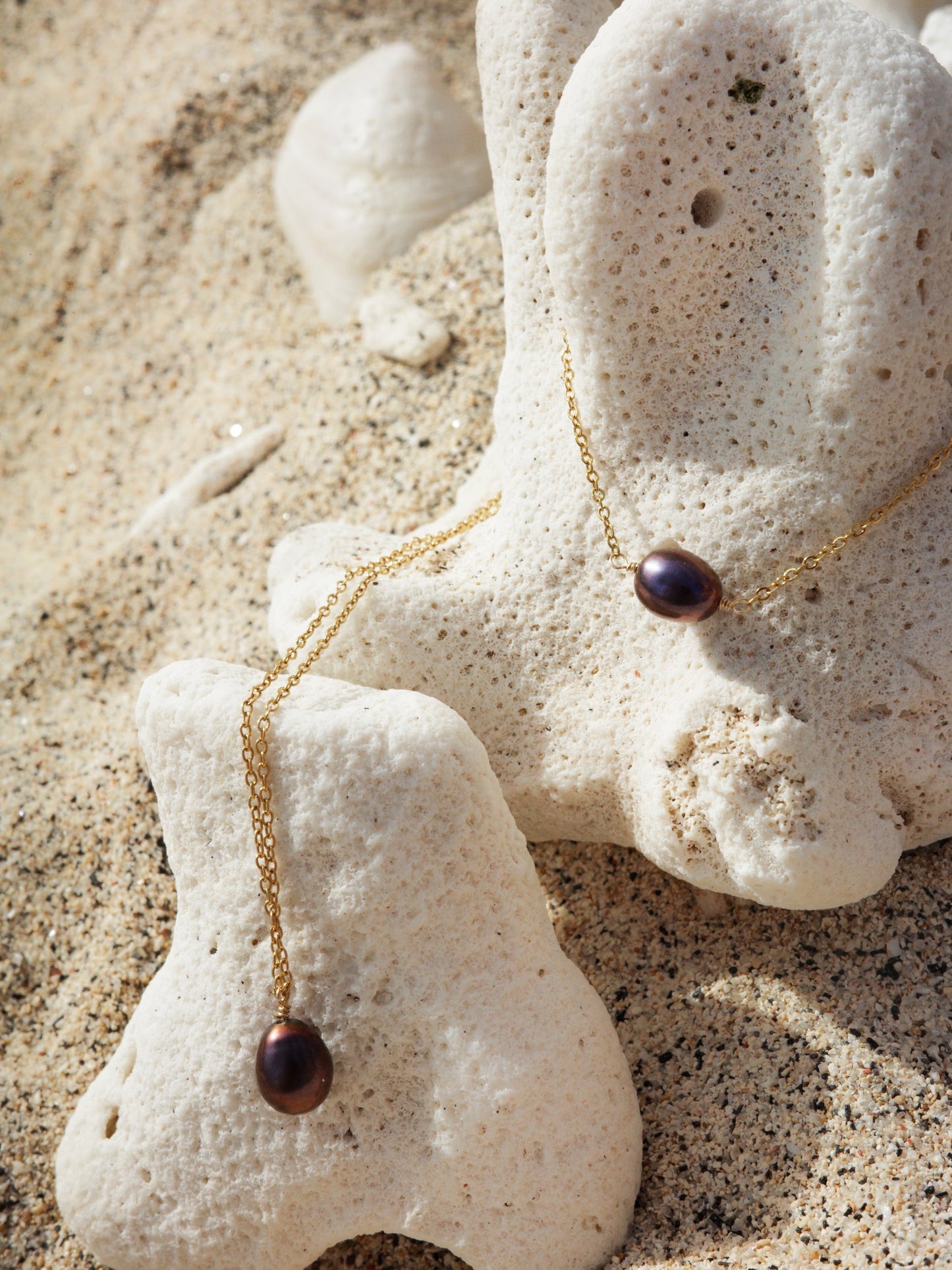 Collier Hitam - House of Marlow