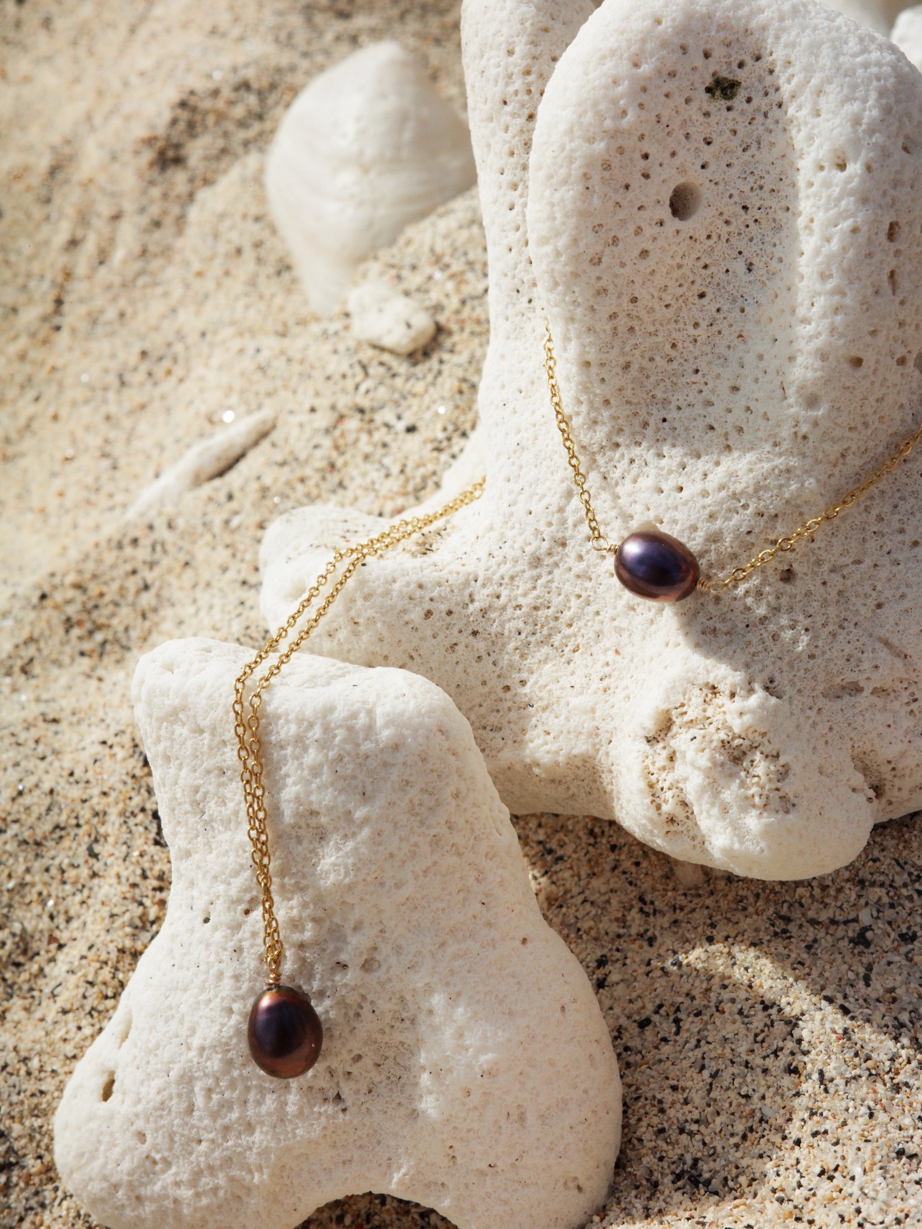 Collier Hitam - House of Marlow